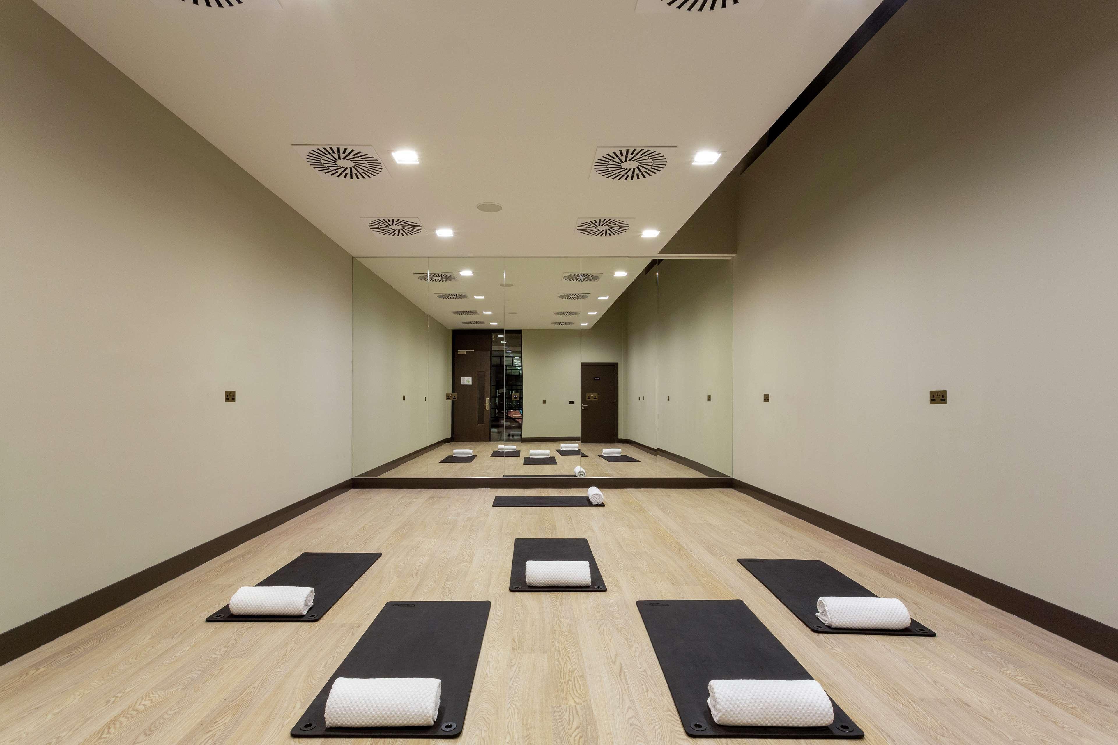 Hilton Aberdeen Teca Bagian luar foto