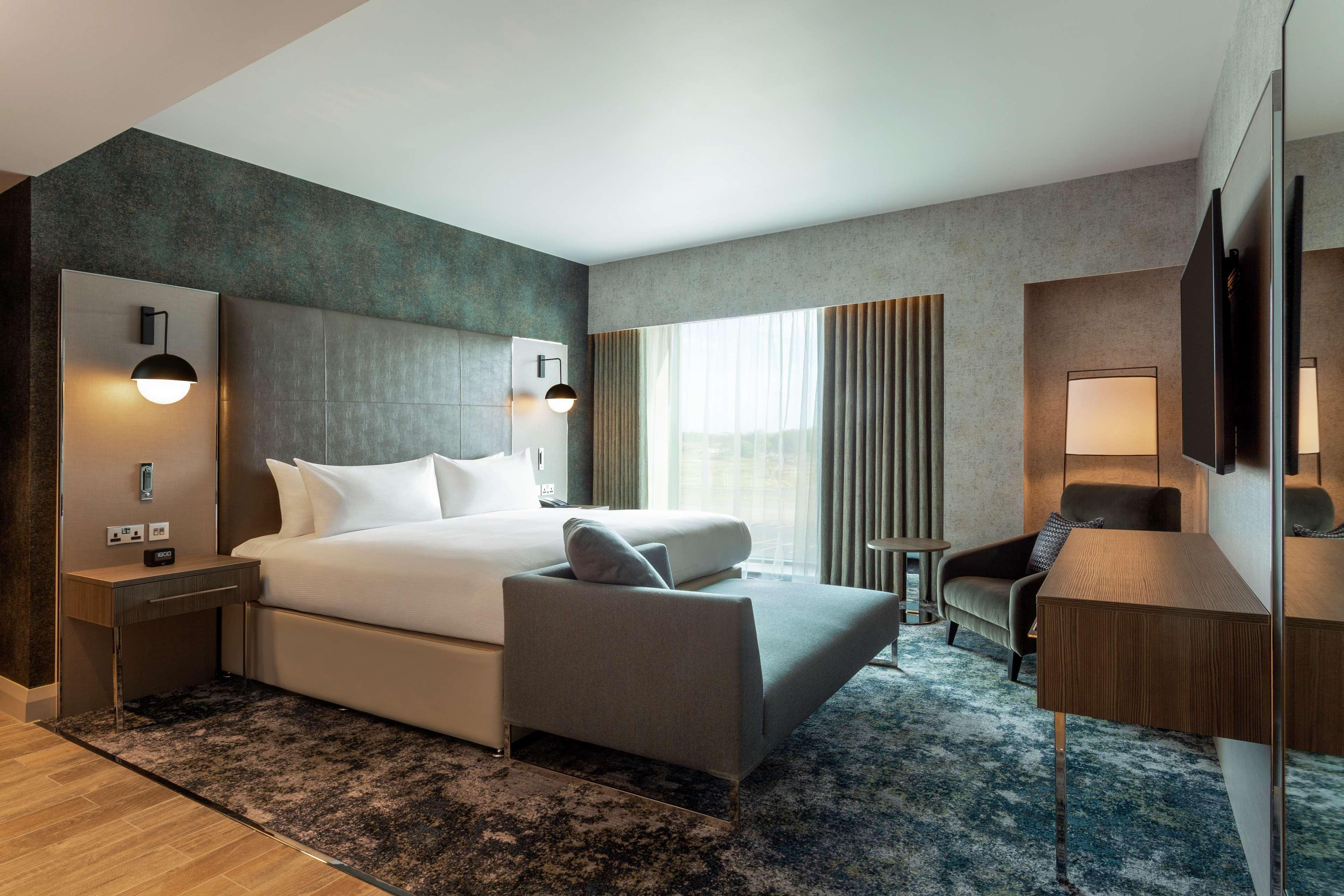 Hilton Aberdeen Teca Bagian luar foto