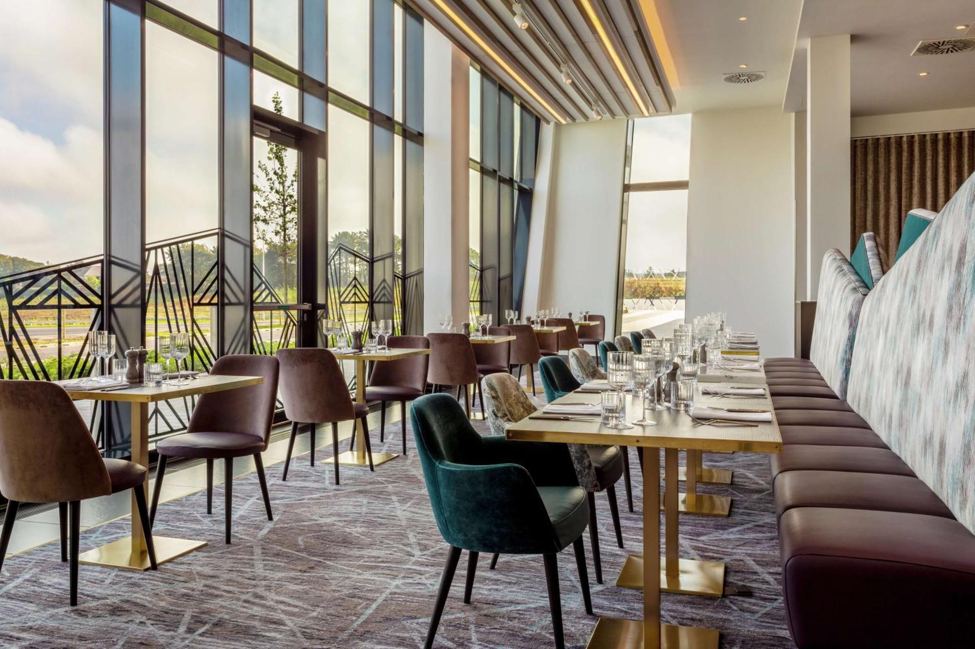 Hilton Aberdeen Teca Bagian luar foto