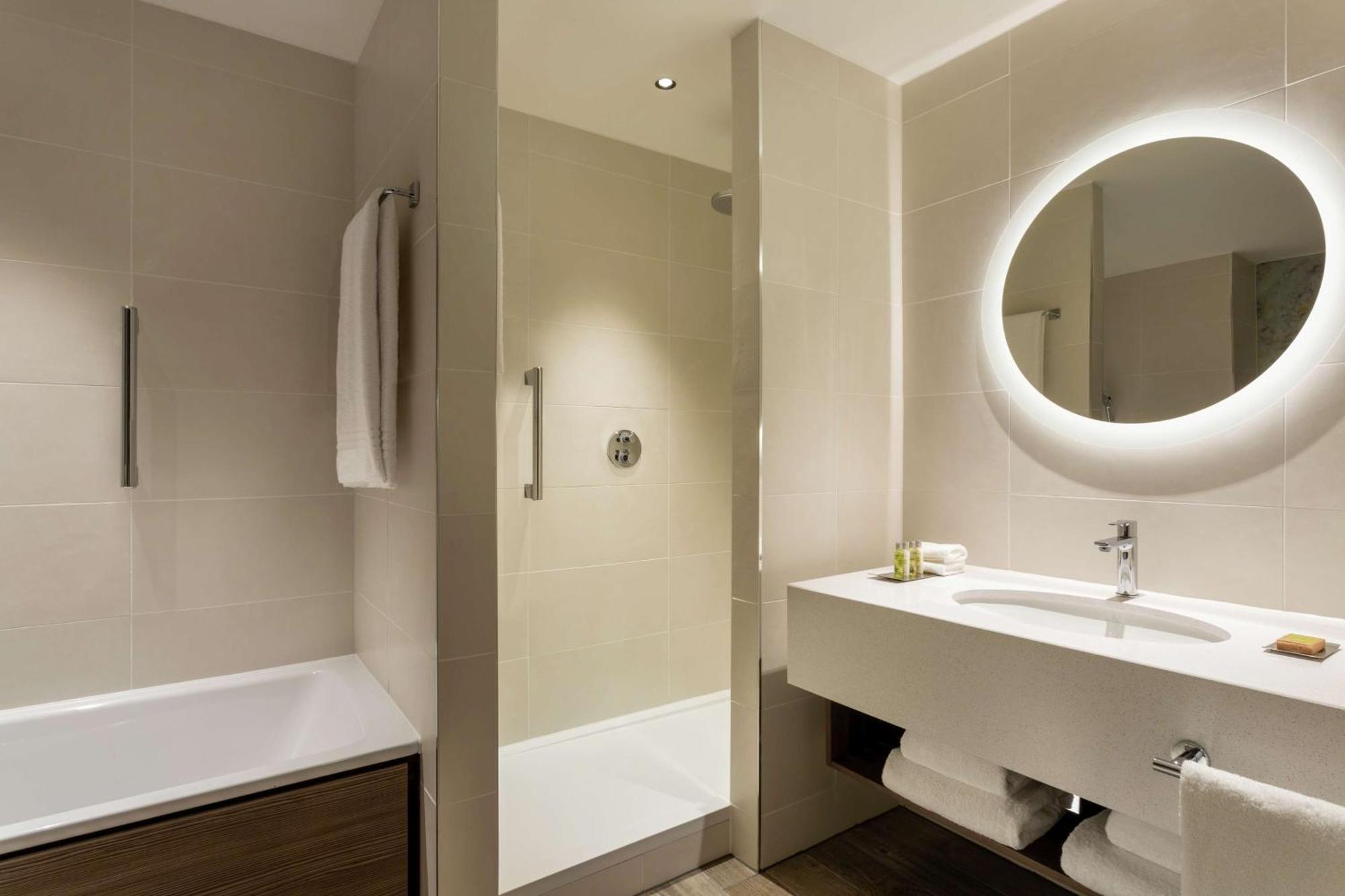 Hilton Aberdeen Teca Bagian luar foto