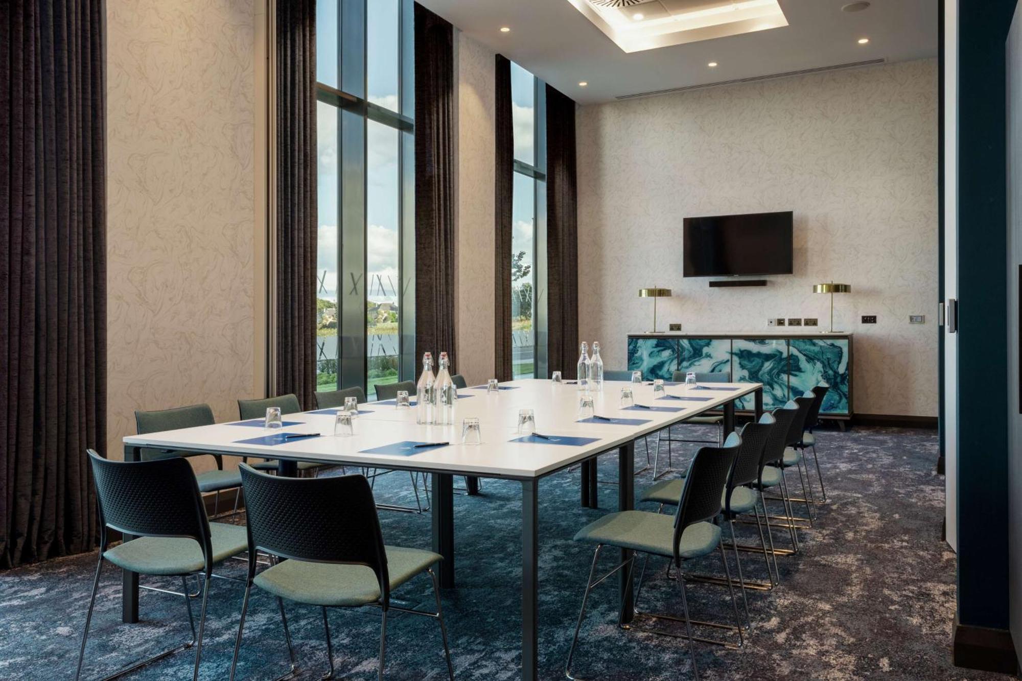 Hilton Aberdeen Teca Bagian luar foto